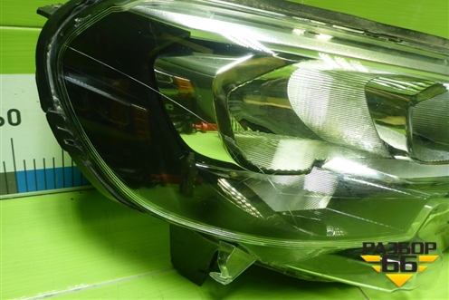 Фара правая (галоген) (9808572580) для Peugeot Expert с 2016г (Эксперт)