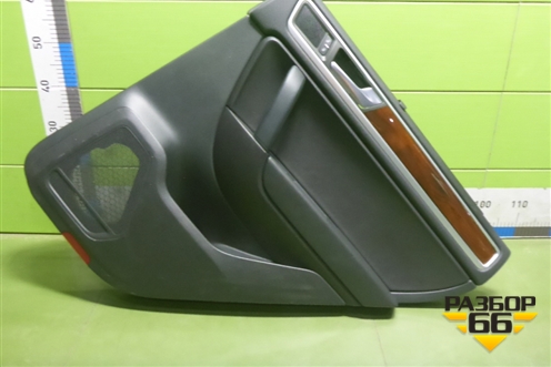 Обшивка двери задней правой под электрику (7P6867212AL) для Volkswagen Touareg c 2002-2010г (Туарег)