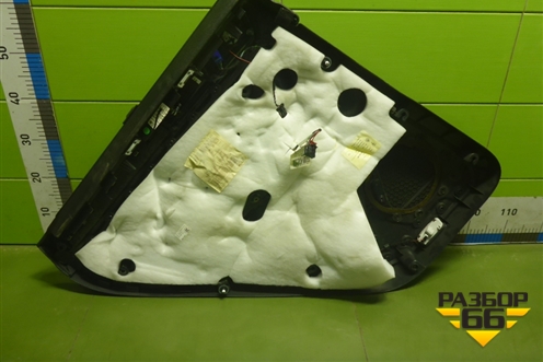 Обшивка двери задней правой под электрику (7P6867212AL) для Volkswagen Touareg c 2002-2010г (Туарег)