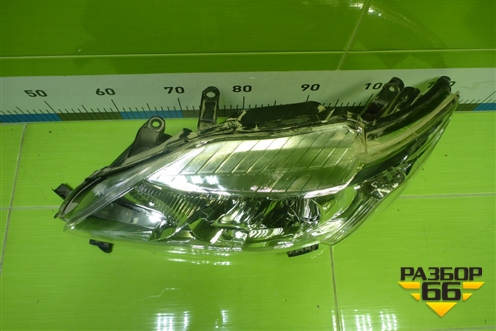 Фара левая (до 2010г галоген Дубликат) (8117012A60) для Toyota Corolla (E15) с 2006-2013г (Королла 150)
