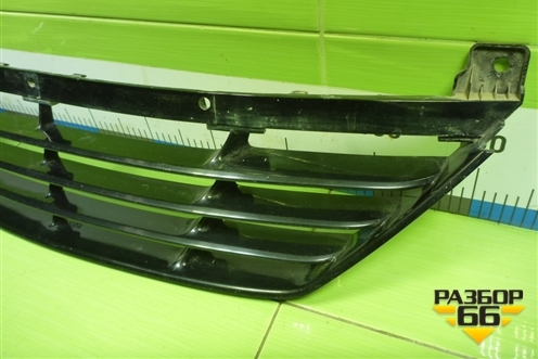 Решетка в передний бампер центральная (865502Y000) для Hyundai ix 35 с 2010г (Ай икс 35)