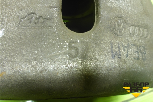 Суппорт передний левый для Audi A4 (В7) с 2004-2009г (А4)