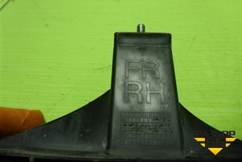 Направляющая стекла передней правой двери (825602S000) для Hyundai ix 35 с 2010г (Ай икс 35)