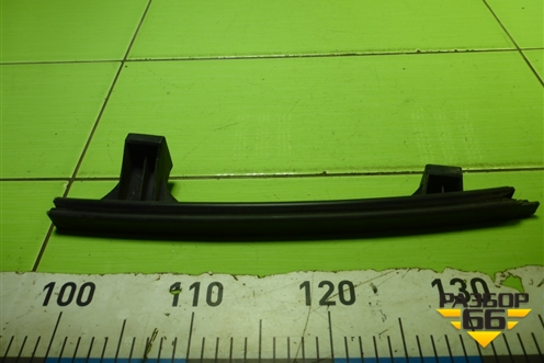 Направляющая стекла задней левой двери (835502S000) для Hyundai ix 35 с 2010г (Ай икс 35)