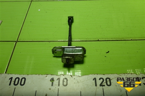 Ограничитель двери передней левой для Hyundai ix 35 с 2010г (Ай икс 35)