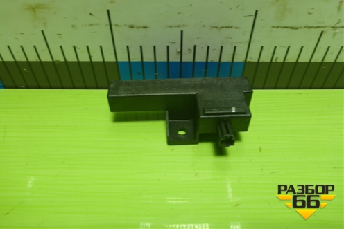 Антенна электрическая (бесключевого доступа) (8K0907247) для Volkswagen Touareg с 2010-2018г (Туарег)