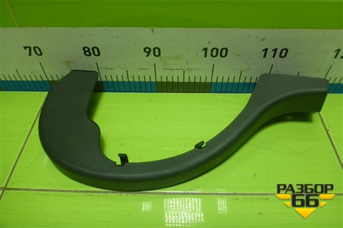 Накладка внутренняя (петли крышки багажника правая) (A2048210289) для Mercedes Benz C-Klass W204 с 2007-2014г (Ц)