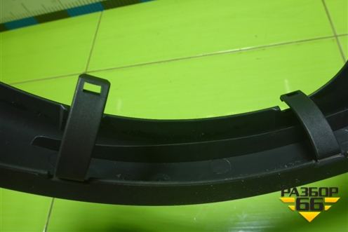 Накладка внутренняя (петли крышки багажника правая) (A2048210289) для Mercedes Benz C-Klass W204 с 2007-2014г (Ц)