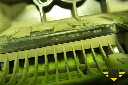 Панель передняя (8200137494) для Renault Megane 2 с 2002-2009г (Меган)