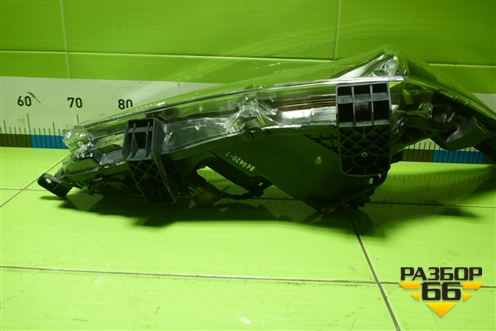 Фара левая (до 2016г галоген) (8115002E70) для Toyota Corolla (E18) с 2012-2019г (Королла 180)
