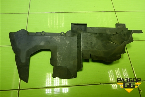 Дефлектор радиатора правый (4L0121284) для Audi Q7 c 2005-2015г (Ку 7)