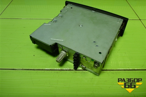 Магнитола (8200483757) для Renault Megane 2 с 2002-2009г (Меган)