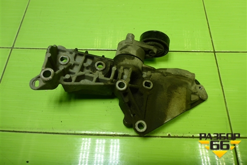 Кронштейн генератора (8200072727) для Renault Megane 2 с 2002-2009г (Меган)