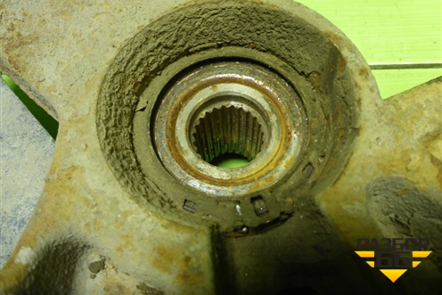 Кулак поворотный передний левый для Renault Megane 2 с 2002-2009г (Меган)