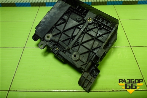 Площадка под аккумулятор (8200467409) для Renault Megane 2 с 2002-2009г (Меган)