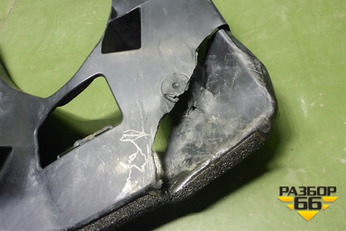 Пыльник переднего бампера центральный (KB7W500S1) для Mazda CX 5 с 2017г (СХ5)