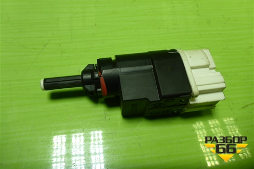 Датчик включения стопсигнала для Renault Logan с 2004-2015г (Логан)