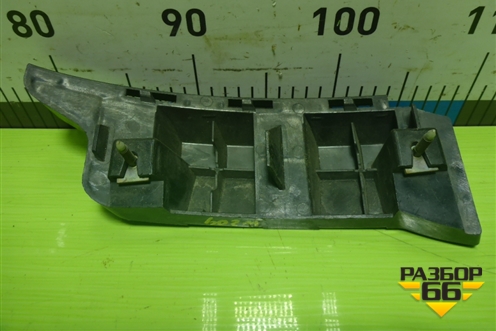 Кронштейн заднего бампера правый (под фонарь седан) (A2048800203) для Mercedes Benz C-Klass W204 с 2007-2014г (Ц)