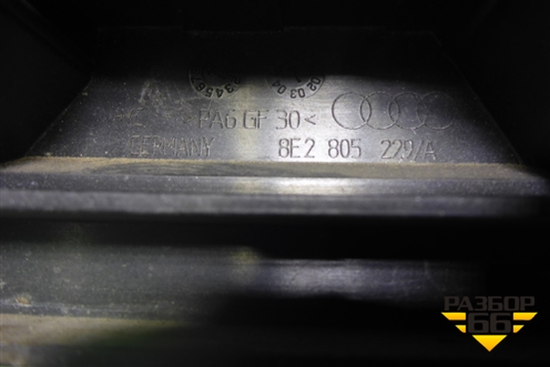 Кронштейн аккумулятора (8E2805229A) для Audi A4 (В7) с 2004-2009г (А4)