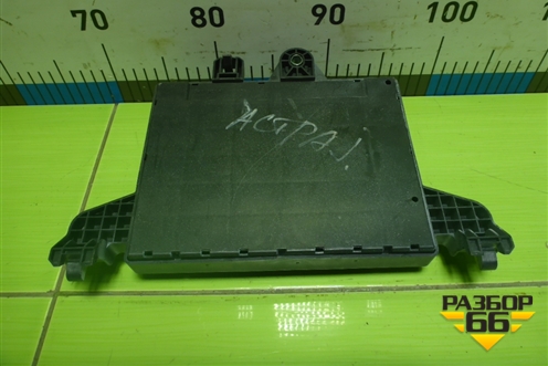 Блок предохранителей салонный (в багажник) (13302301) для Opel Astra J с 2009г (Астра Джей)