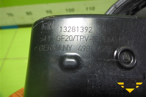 Лючок бензобака (5ти дверный кузов) (13281392) для Opel Astra J с 2009г (Астра Джей)