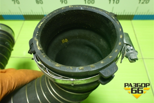 Патрубок интеркулера резиновый для Mercedes Benz C-Klass W204 с 2007-2014г (Ц)