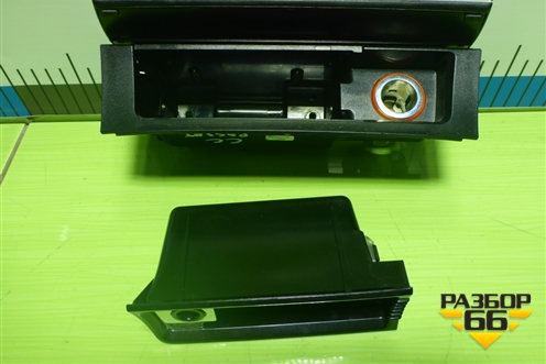 Пепельница передняя (3C0863284) для Volkswagen Passat-CC с 2008г (Пассат ЦЦ)