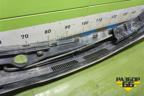 Решетка стеклоочистителей (дубликат) для Hyundai Solaris с 2010-2016г (Солярис)