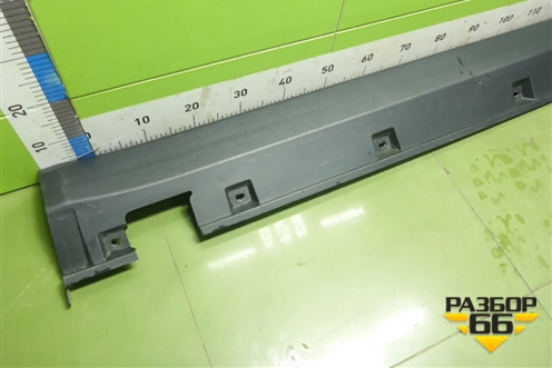 Накладка на порог наружная правая (A1646900840) для Mercedes Benz ML-Klass W164 c 2005-2011г (МЛ)