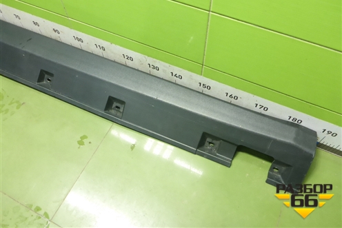 Накладка на порог наружная правая (A1646900840) для Mercedes Benz ML-Klass W164 c 2005-2011г (МЛ)