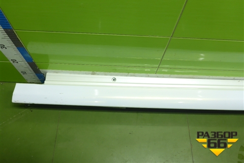 Накладка на порог наружная левая (7585206360) для Toyota Camry V70 с 2017г (Камри)