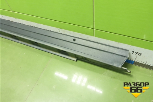 Накладка на порог наружная правая (7585042030) для Toyota Rav-4 с 2018г (Рав 4)