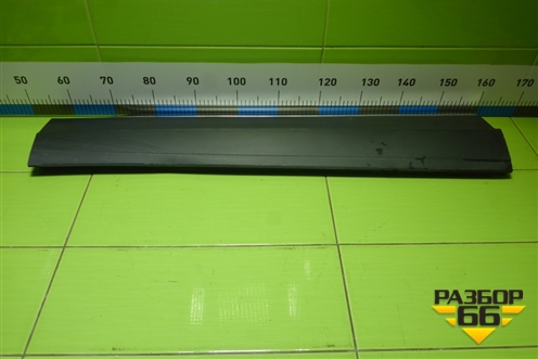 Накладка двери передней левой (5NA854939) для Volkswagen Tiguan с 2016г (Тигуан)