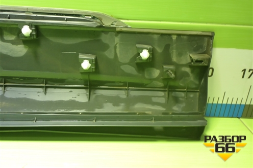 Накладка двери передней левой (5NA854939) для Volkswagen Tiguan с 2016г (Тигуан)