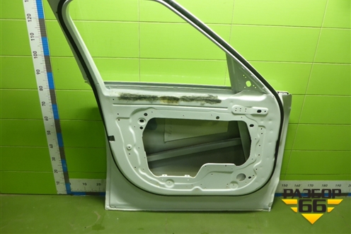 Дверь передняя левая (LR036400) для Land Rover Discovery 4 с 2009-2016г (Дискавери)