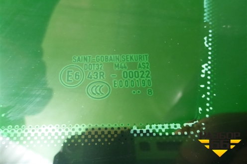 Стекло глухое правое (2008г) для Volkswagen Touareg c 2002-2010г (Туарег)