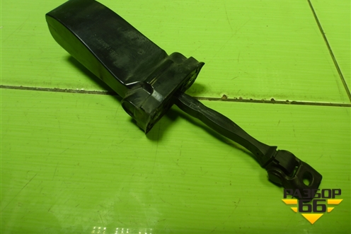 Ограничитель двери задней правой (5E0839249) для Skoda Octavia (A7) с 2013г (Октавия)