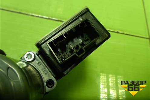 Моторчик стеклоподъёмника задний правый (5Q0959812A) для Skoda Octavia (A7) с 2013г (Октавия)