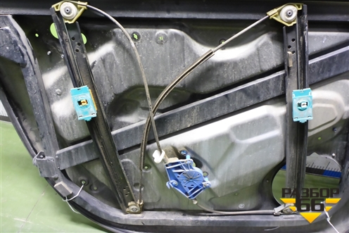 Стеклоподъёмник электрический передний правый (без моторчика) (7L6837730H) для Volkswagen Touareg c 2002-2010г (Туарег)