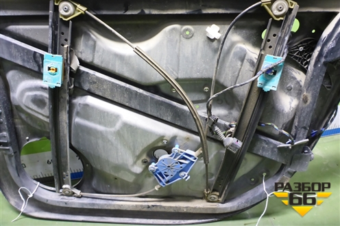 Стеклоподъёмник электрический передний левый (без моторчика) (7L6837729H) для Volkswagen Touareg c 2002-2010г (Туарег)