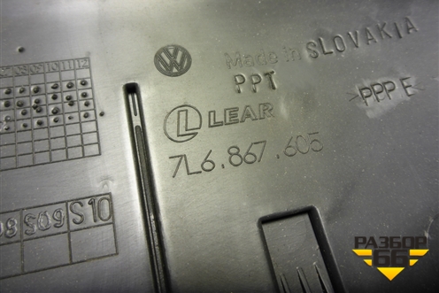 Обшивка двери багажника (7L6867605) для Volkswagen Touareg c 2002-2010г (Туарег)