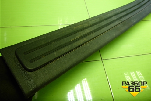 Накладка порога внутренняя правая (7L0853370) для Volkswagen Touareg c 2002-2010г (Туарег)