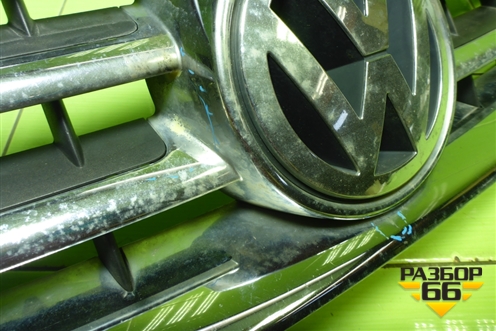 Решетка радиатора (7L6853651A) для Volkswagen Touareg c 2002-2010г (Туарег)