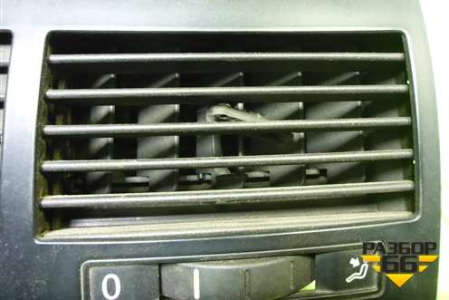 Бардачок (верхний) (7L6857919B) для Volkswagen Touareg c 2002-2010г (Туарег)