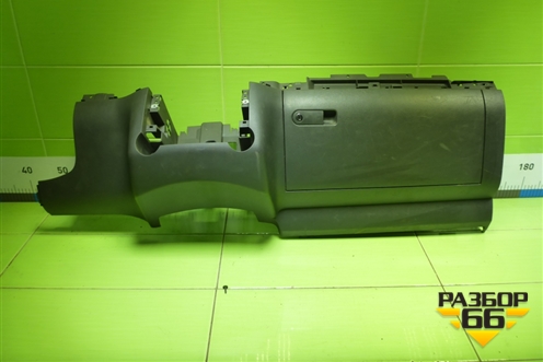 Торпедо (нижняя часть) (7L6858904) для Volkswagen Touareg c 2002-2010г (Туарег)