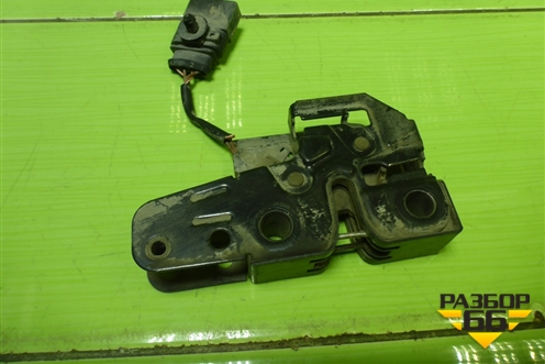 Замок капота для Volkswagen Touareg c 2002-2010г (Туарег)