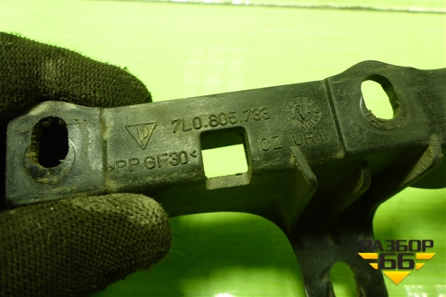 Кронштейн фары левой (7L0805733) для Volkswagen Touareg c 2002-2010г (Туарег)