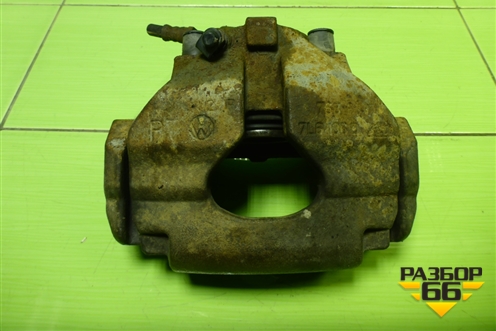 Суппорт передний правый для Volkswagen Touareg c 2002-2010г (Туарег)