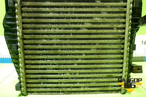 Интеркулер (7L0145803A) для Volkswagen Touareg c 2002-2010г (Туарег)