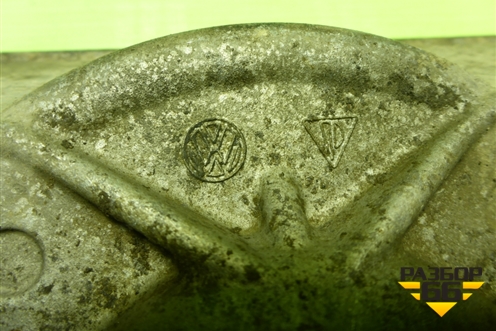 Кронштейн амортизатора переднего для Volkswagen Touareg c 2002-2010г (Туарег)